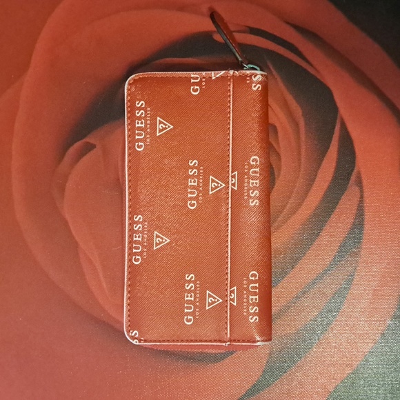 Guess Wallet - Picture 3 of 4